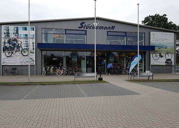 Außenaufnahme: Fahrradladen - Zweirad Stückemann - Oldenburger Str. 76, 26180 Rastede